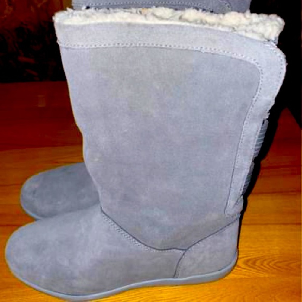 Crocs Fur Fuzzy Lined Suede Boots Like New Gray 6